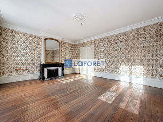  Villa � vendre 15 + pi�ces 402 m�