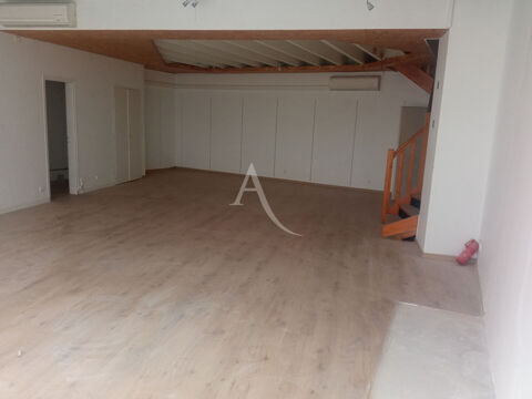   Local Commercial à CHALLANS de 88.07 m² 