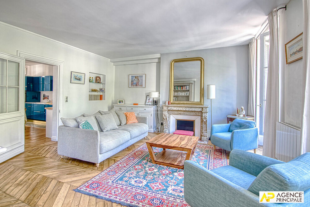 Versailles Saint-Louis Appartement 4 pièces 106 m² carrez situé au 2ème étage