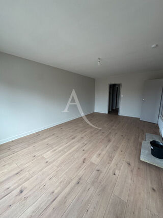  Appartement à louer 3 pièces 72 m²