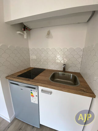  Appartement à louer 1 pièce 28 m²