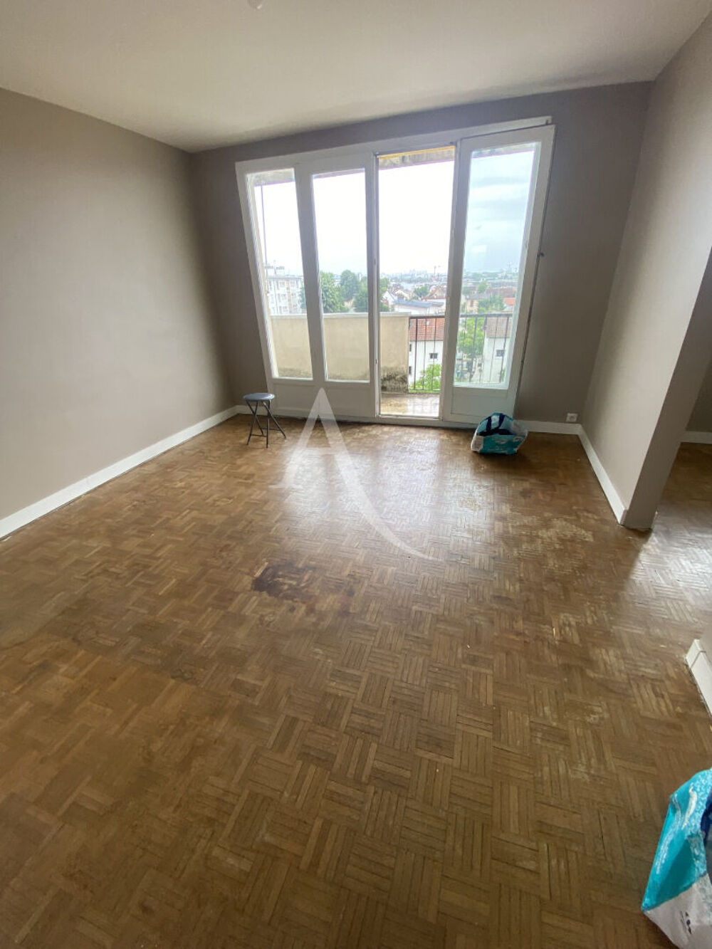 Vente Appartement T3 Drancy  69.58 m2 4e étage sans ascenseur, parking, cave Drancy