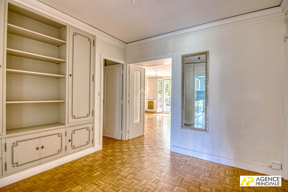 Vente Appartement Versailles Centre Avenue de Paris - Appartement 5 pièces de 124.47 m² situé au 1er étage avec ascenseur, box et cave Versailles