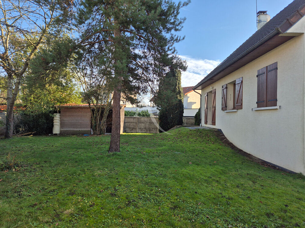 Maison familiale indépendante | Sous-sol total | JARDIN