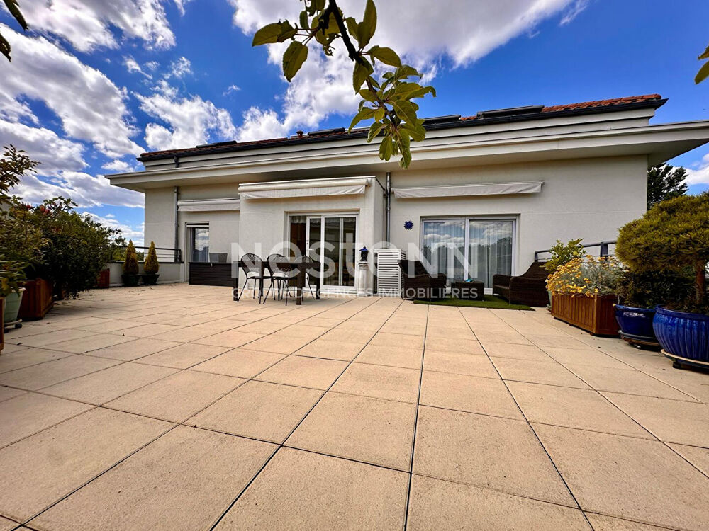 Vente Appartement Toit Terrasse Appartement Duplex type 5 pièces avec 3 Chambres Cave Parking et Garage Fort de Bron - 69500 BRON Bron