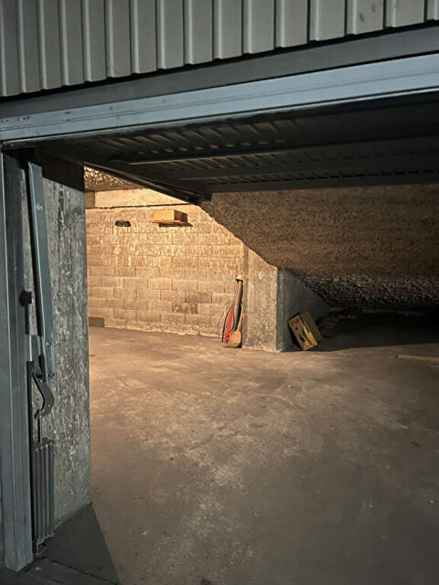  Parking / Garage  louer 
