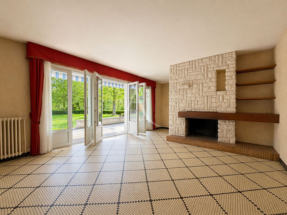 Vente Maison Maison Rochecorbon 10 pièce(s) 226 m2 Rochecorbon