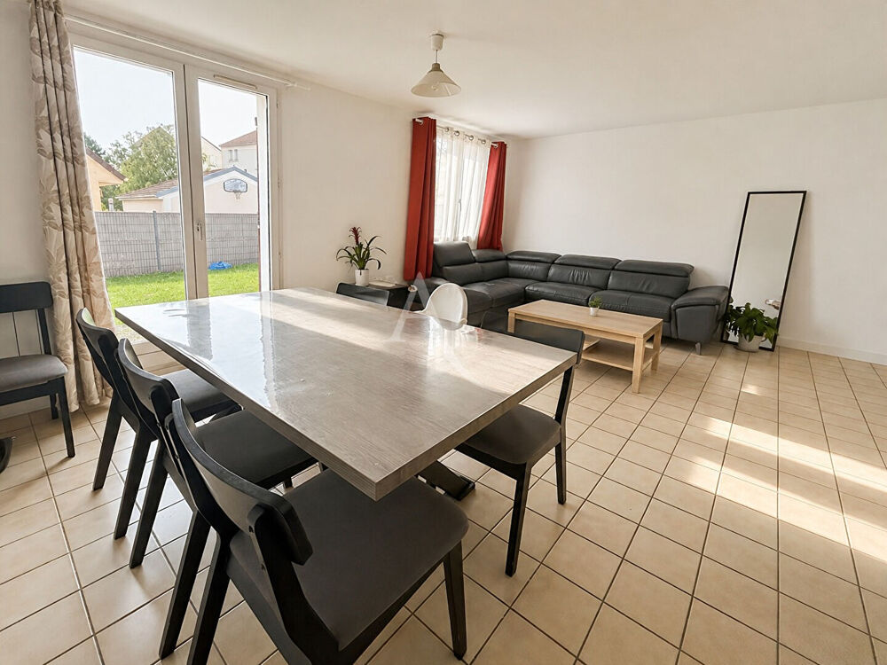 Maison familiale 4 chambres avec garage à Courdimanche