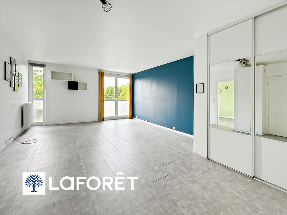 Charmant appartement 2 pièces à vendre à Viry Chatillon - Dernier étage avec balcon et parking