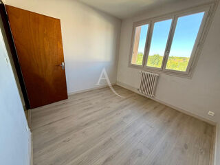  Appartement à louer 3 pièces 68 m²
