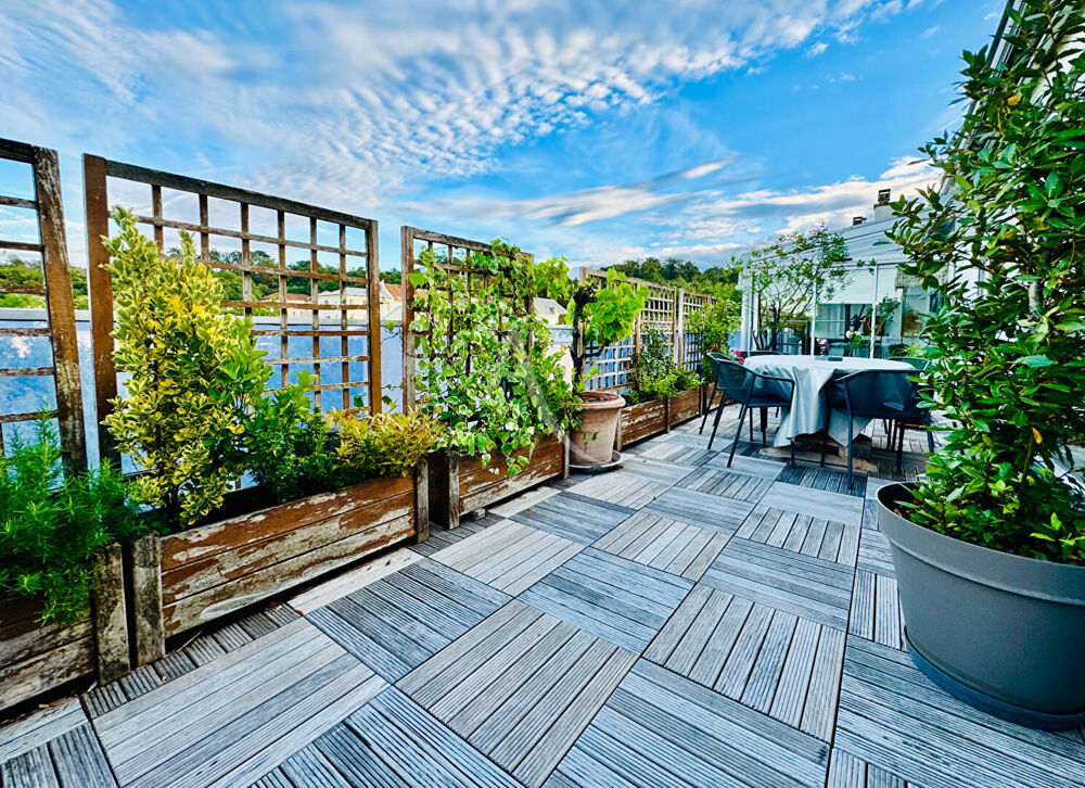 Vente Appartement VERSAILLES quartier Saint Louis dernier étage terrasse vue panoramique parking ascenseur balcon Versailles