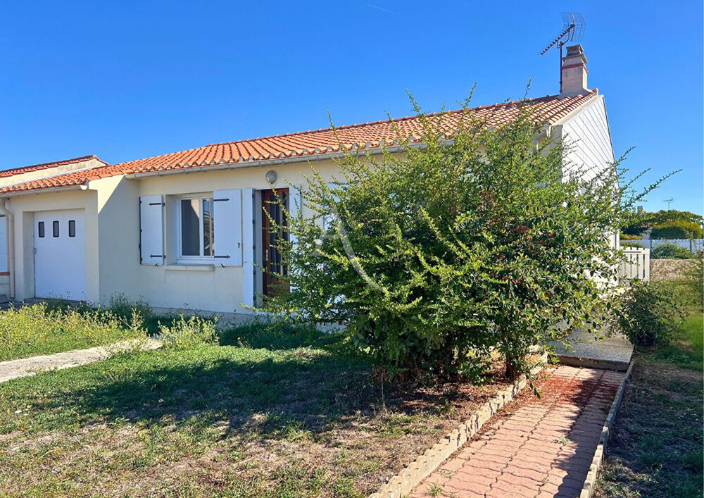 EXCLUSIVITÉ- Maison de plain-pied avec jardin et garage - Bouin.