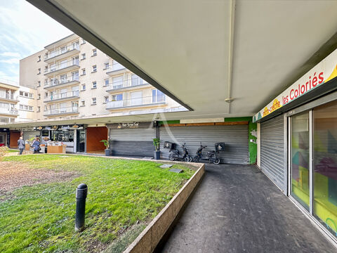 Local commercial en centre-ville 299000 78260 Acheres