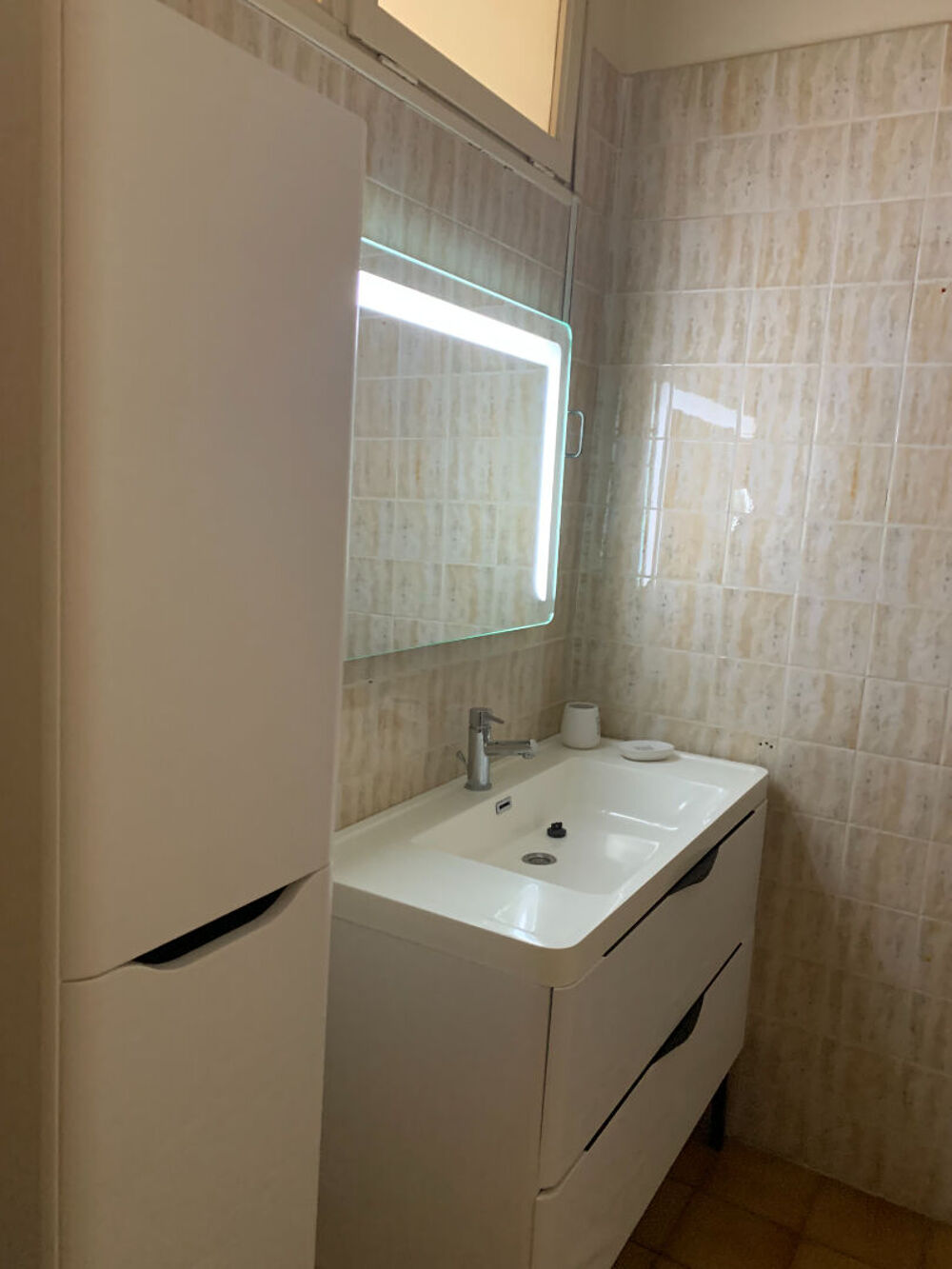 Location Appartement Grand Studio VIDE Jonzac Centre Ville Jonzac