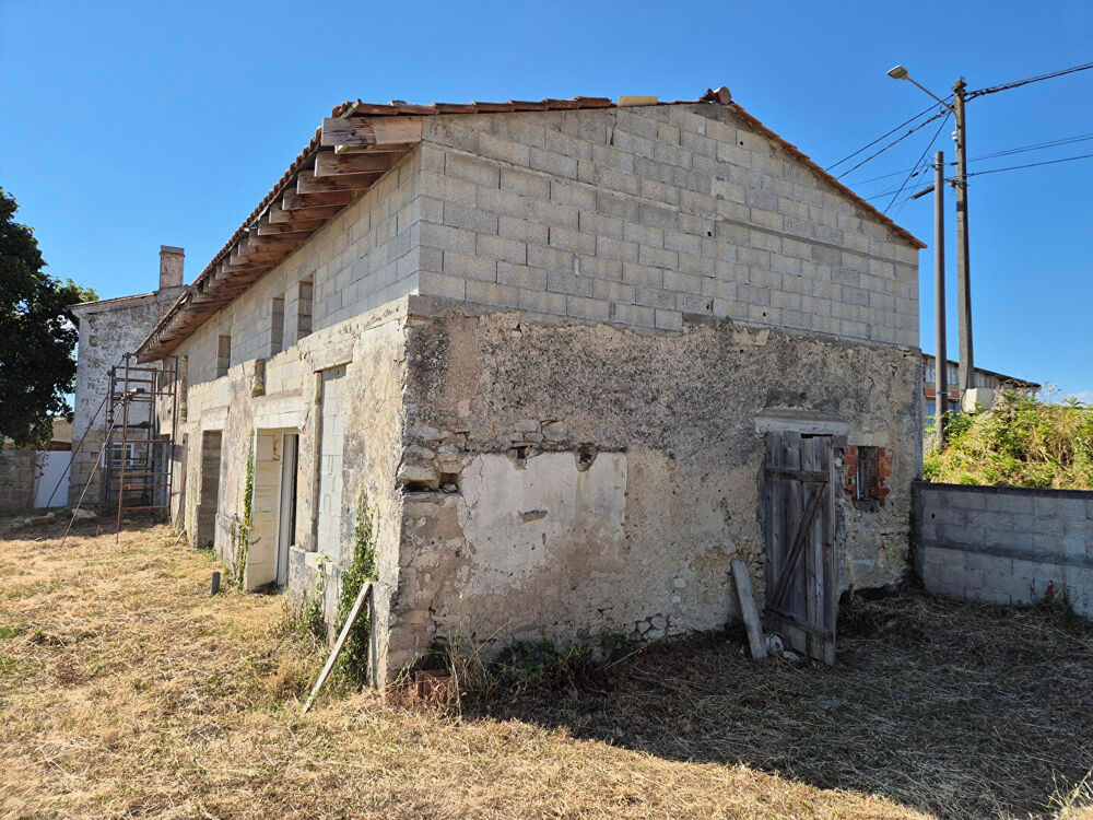 Vente Maison Maison avec beau potentiel à Anglade Anglade