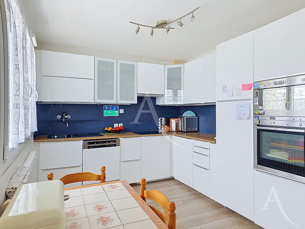 Maison à mantes la jolie Gare- Centre Ville, de 3 chambres sur S/Sol total, 641m² de terrain avec dépendance aménagée