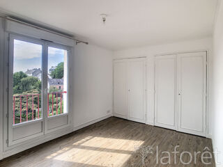  Appartement à louer 3 pièces 73 m²