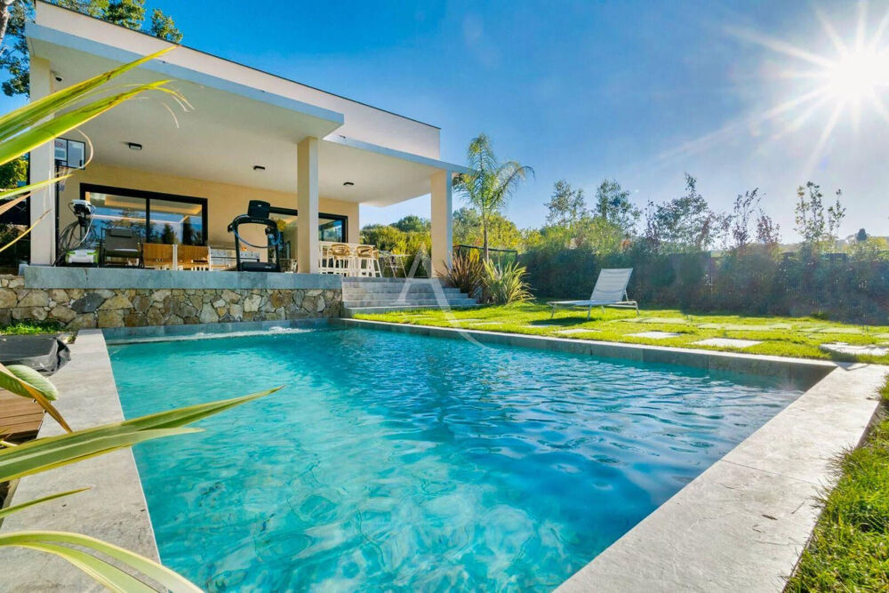 Luxueuse villa de 5 pièces 220m²