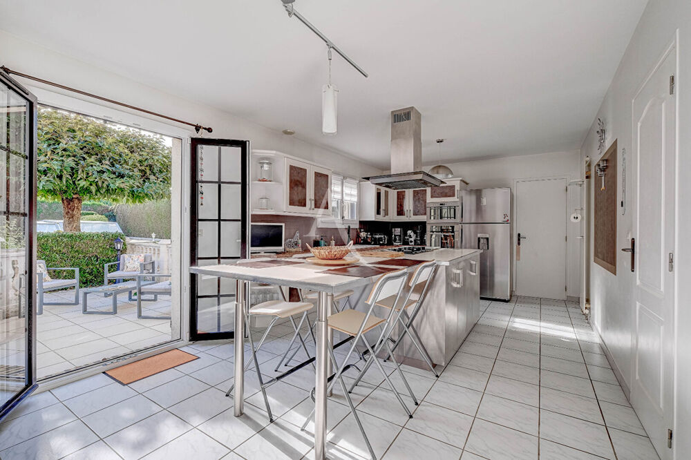 Vente Maison ANNET-SUR-MARNE - MAISON INDIVIDUELLE DE 189 M² AVEC PISCINE CHAUFFÉE ET SOUS-SOL TOTAL Annet sur marne