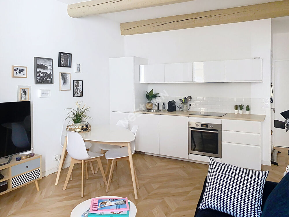 Vente Appartement Appartement Bandol T2  de 43.94 m2 Rénové proche du port . Bandol