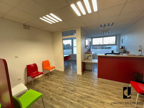 Bureaux Roanne 85 m2 250000 42300 Roanne
