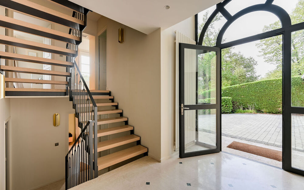 Vente Maison Charbonnières Les Bains - villa d'exception de 256m2 au sein d'un écrin de verdure Charbonnieres les bains