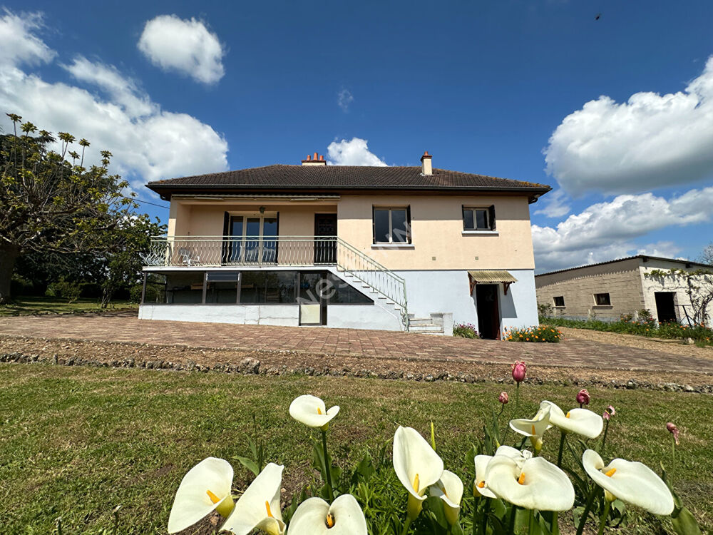 Vente jolie maison avec deux chambres, construction sur sous-sol avec garages à LUCEAU (72500)