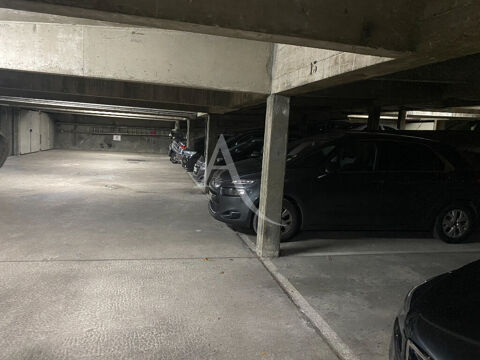  Parking / Garage  louer 