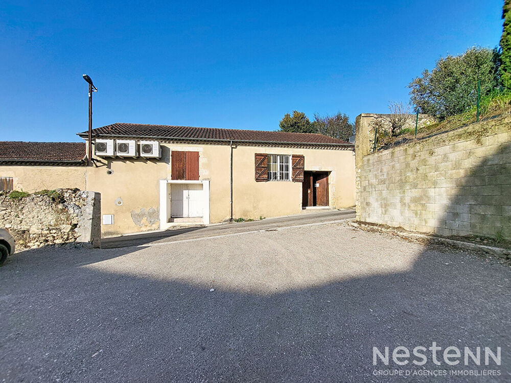   À vendre, bâtiment de plain-pied de 220 m² au coeur du centre-ville historique de Condom, à proximité immédiate des commodités à 