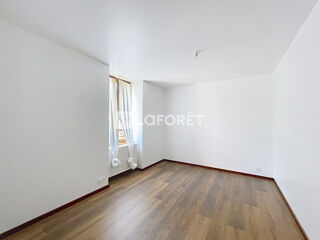  Appartement à louer 4 pièces 93 m²