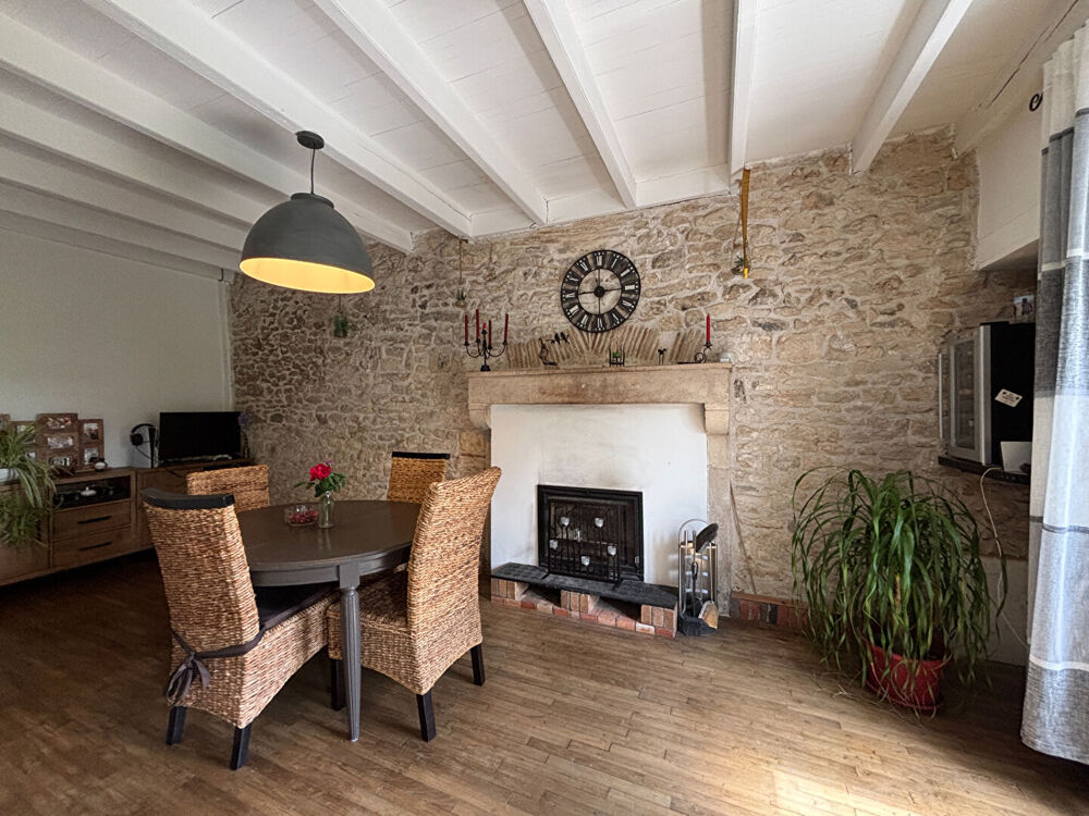 Vente Maison Maison de Caractère de Trois Chambres avec Jardin et Grange Champagne mouton