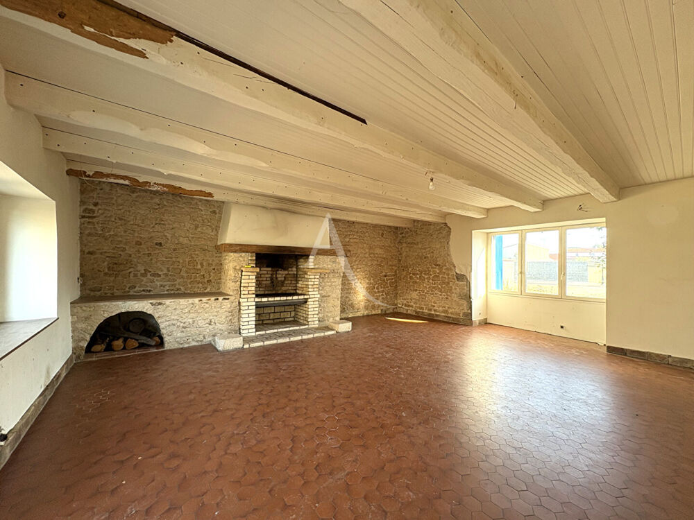 Maison 9 pièces - 3 chambres - NALLIERS