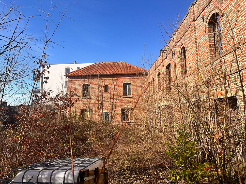 Ensemble immobilier à refaire sur noeux les mines