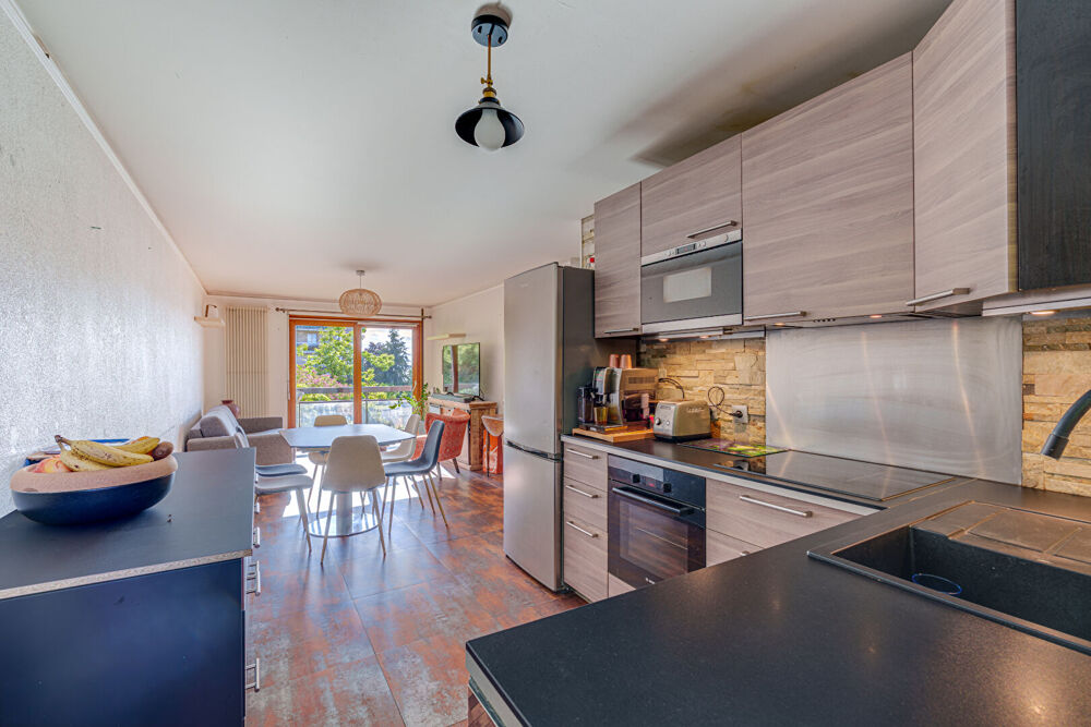 Appartement Evian Les Bains 3 pièces 61.10m² au calme avec vue lac et proche centre-ville