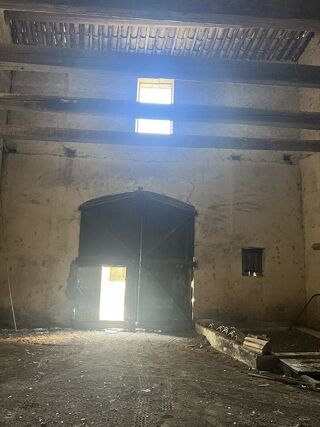  Remise / Grange � vendre 1 pi�ce 200 m�