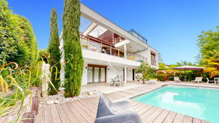  Maison � vendre 8 pi�ces 219 m�