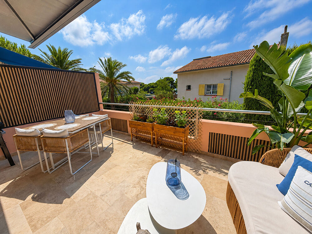 Vente Appartement T3 Rénové - Plage et commerces à pied - Aperçu mer Les issambres