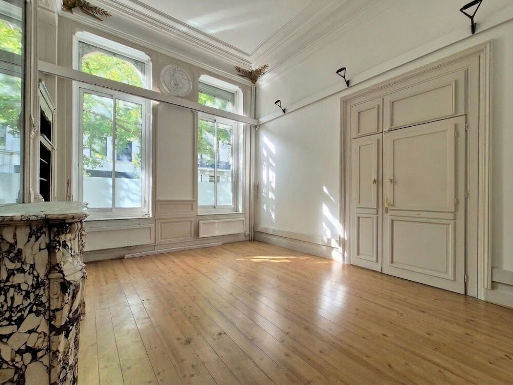 LILLE REPUBLIQUE - INKERMANN : TRES BEL APPARTEMENT TYPE 2 DE 65,57M² (63,46M² LOI CARREZ) AVEC CACHET / DOUBLE DESTINATION