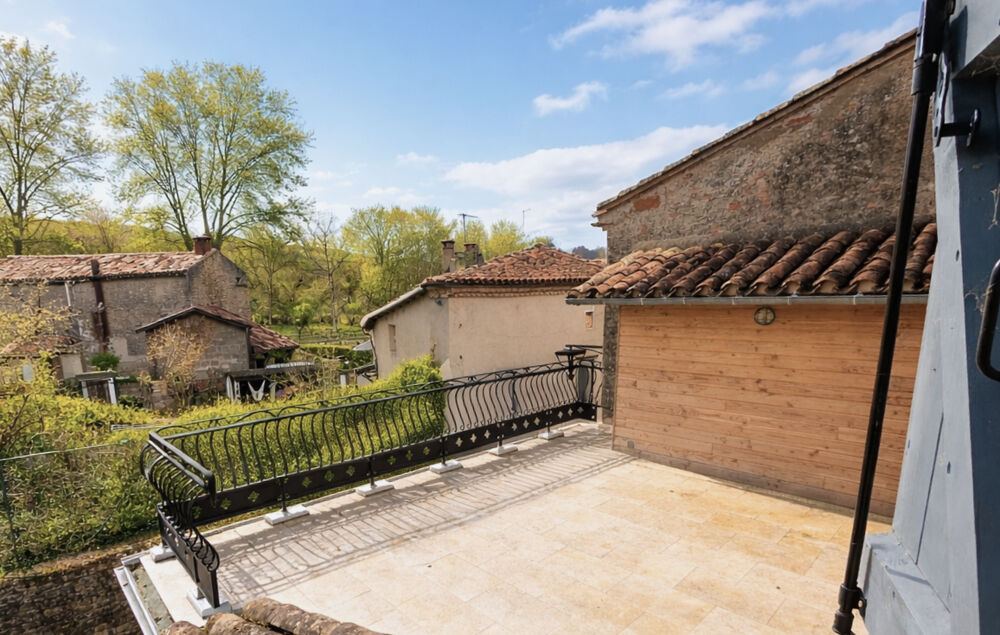Maison de village, 4 chambres avec terrasse de toit.