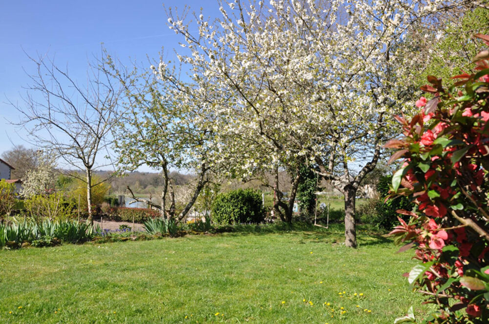 HAUTE VIENNE -maison en pierre exceptionnelle, idéale pour les chambres d'hôtes