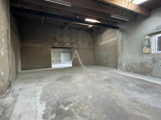  Parking / Garage à vendre 186 m²