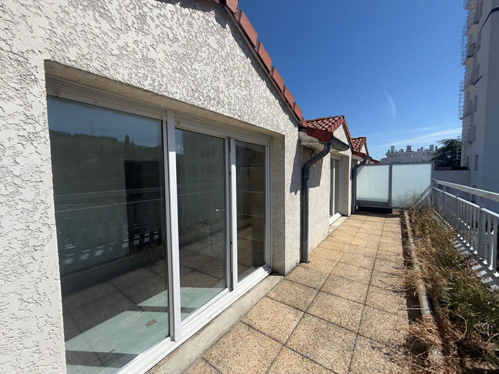 A vendre SAINT ETIENNE ! Duplex lumineux au dernier étage - terrasse spacieuse et parking couvert