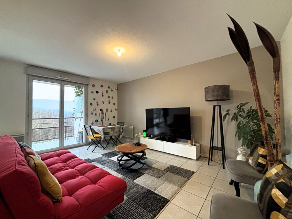 Appartement lumineux de 2 pièces avec terrasse et garage