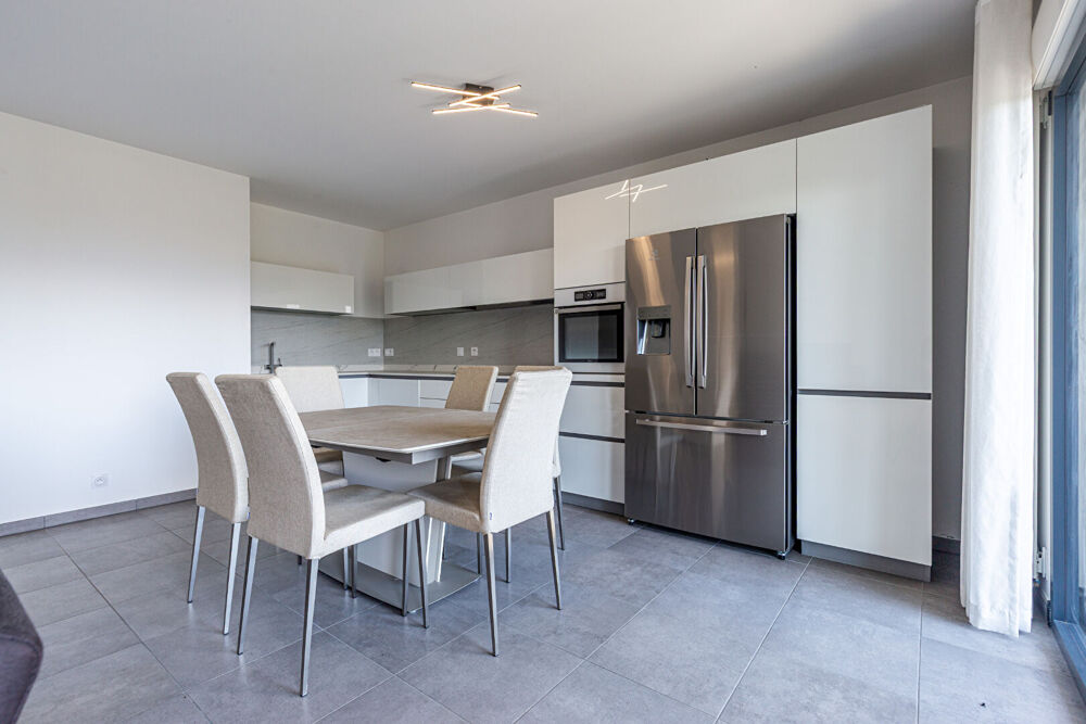 AGENCE IMMOBILIERE LAFORET - EXCLUSIVITE - "LOTUS" - ANNECY - APPARTEMENT TRAVERSANT T4 de 81,93m² - CELLIER - GARAGE en option