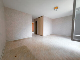 Vente Appartement A vendre - Appartement T2 de 47 m² avec balcon et stationnement dans résidence avec ascenseur 