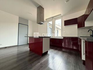  Appartement à louer 4 pièces 105 m²