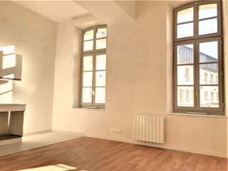  Appartement à louer 1 pièce 30 m²