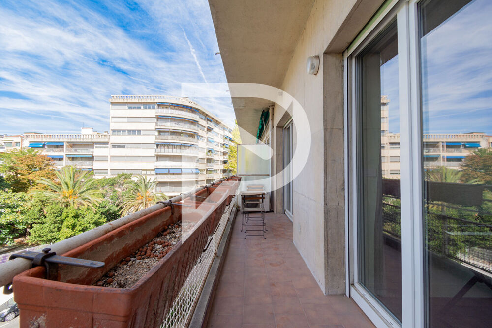 Vente Appartement APPARTEMENT DE TYPE 3/4  rue  Jean MERMOZ CARRE D'OR  MARSEILLE 13008 Marseille 8
