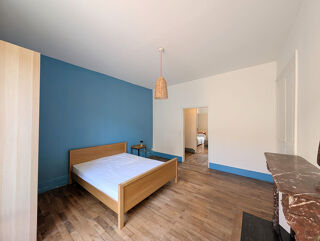  Appartement à louer 4 pièces 107 m²
