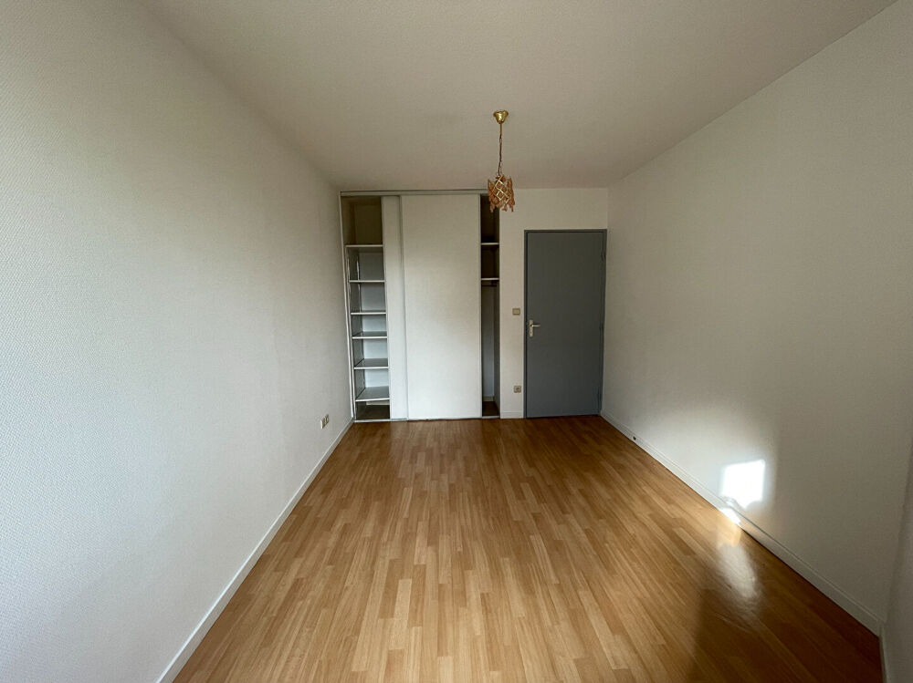 Location Appartement Dans résidence, appartement au 2nd étage, St Germain du Bois Saint germain du bois